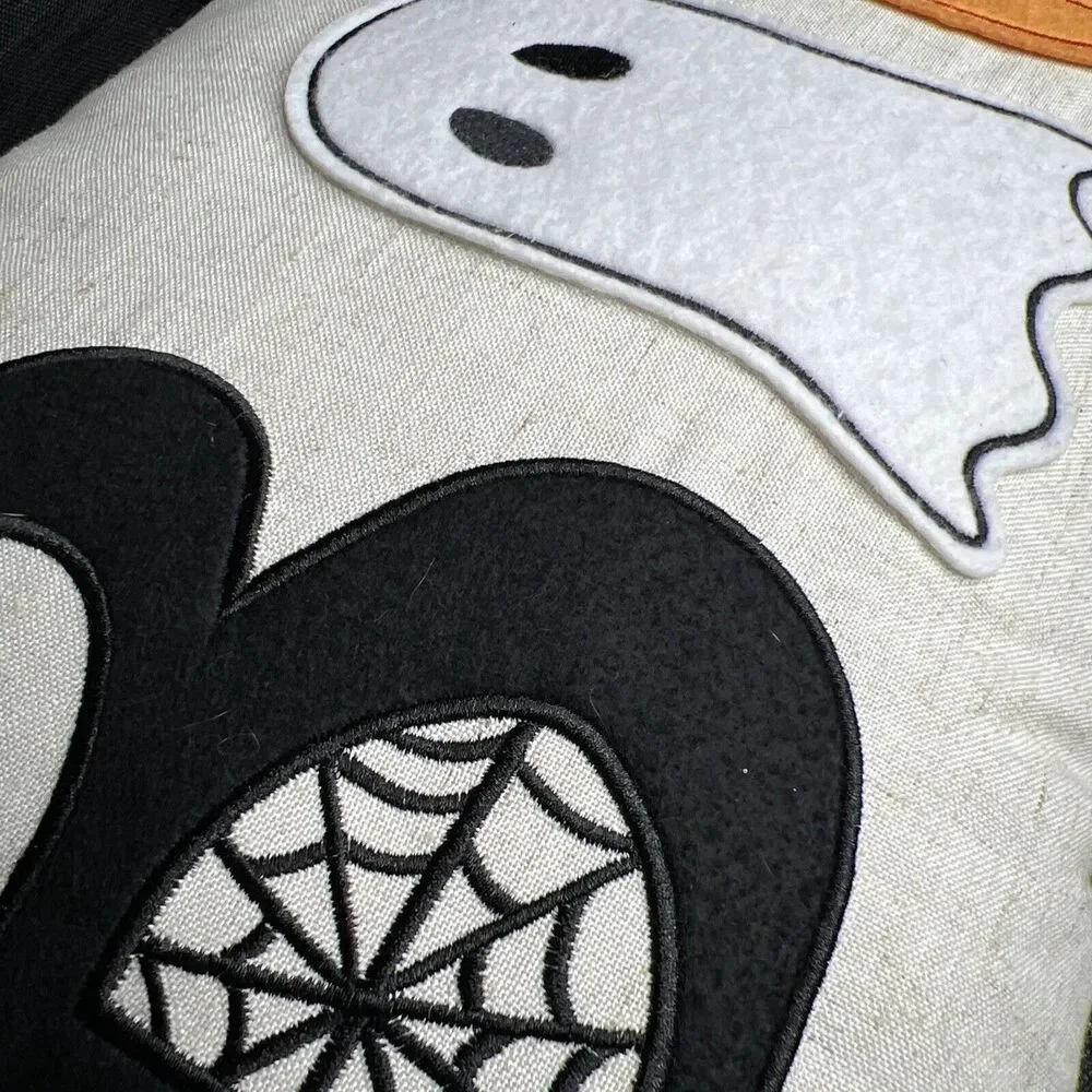 live spooky halloween throw